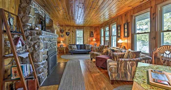 Others Cozy Lakefront Cabin w/ Indoor Gas Fireplace!