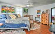 Others 5 Artsy Oxford Apartment: Walk to Farmers Market!