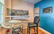 Others 3 Artsy Oxford Apartment: Walk to Farmers Market!