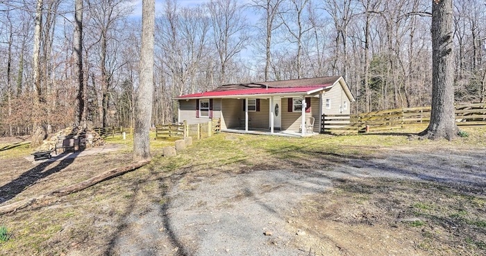 Others Charming Home With Yard Near Shenandoah River!