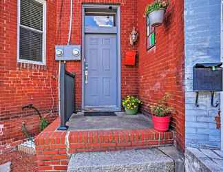 Lain-lain 2 Centrally Located Richmond Apartment w/ Yard!