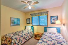 Others Clearwater Lake Getaway w/ Shared Pool & Boat Dock