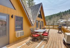 Others 4 Cozy Keystone Cabin: Hot Tub, 3 Mi to Mt Rushmore!