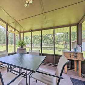 Interior1Cozy Murfreesboro Home Near Local Attractions!,Parker Creek Bend Cabins飯店