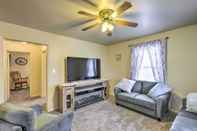 Lainnya Cozy Helper Home w/ Fenced Yard, Pets Welcome