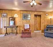 Lain-lain 4 Cozy Home w/ Hot Tub: Half Mi to Salmon River!