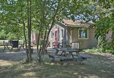 Others 4 Rustic Suttons Bay Cottage: Shared Dock & Fire Pit