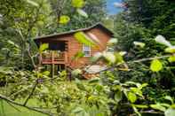 Others 'fox Creek Waterside Cabin' w/ Private Hot Tub!