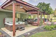 Lain-lain Family-friendly Brookville Home w/ Hot Tub!