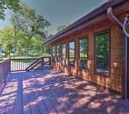 Lain-lain 6 Lodge w/ Indoor Pool, Along Devil's Lake Park