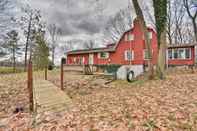 Khác Home on 10 Acres: Perfect for MSU Football Weekend