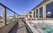 Others 7 Remodeled Home w/ Spa & Deck: Walk to Dillon Beach