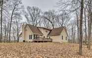 Lainnya 3 Serene Bloomington Home: Deck & Forest Views