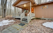 Lain-lain 6 Secluded Farwell Cabin w/ Fire Pit & Gas Grill!