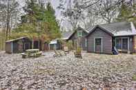 อื่นๆ Secluded & Rustic Lake Harmony Cabin w/ Fire Pit!