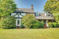 Others Terre Haute Manor Farmhouse w/ Gardens & Deck!