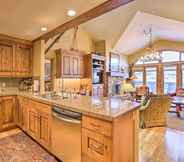 Others 3 Beautiful Beaver Creek Condo: Steps to Chairlift!