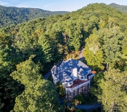 Others 2 Asheville Home W/hot Tub & Lavish Game Room!