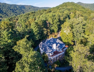 Others 2 Asheville Home W/hot Tub & Lavish Game Room!