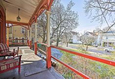 其他 6 Centrally Located Apt in Victorian Mansion!