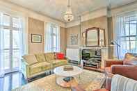 Others Centrally Located Apt in Victorian Mansion!