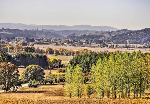 其他 Chic Willamette Valley Home w/ Deck & Vineyard!