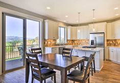 其他 2 Chic Willamette Valley Home w/ Deck & Vineyard!