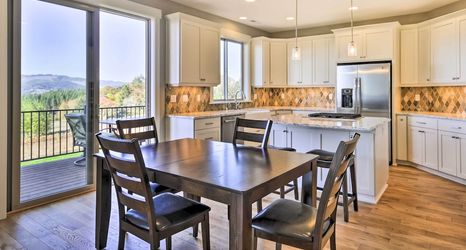 其他 2 Chic Willamette Valley Home w/ Deck & Vineyard!