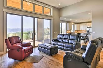 其他 4 Chic Willamette Valley Home w/ Deck & Vineyard!