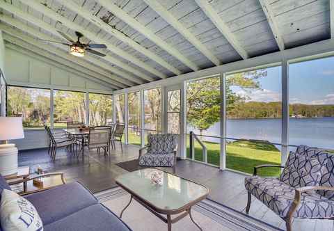 Lainnya Family Lake House w/ Paddleboards & Fire Pit!