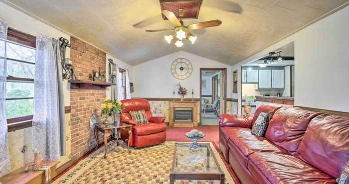 Others Heathsville Home w/ Sunroom < 10 Mi to Beach!