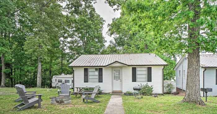 Others Lakefront Cabin in Inspiration Cove w/ Dock!