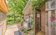 Others 3 Las Animas Studio w/ Lush Backyard Paradise!