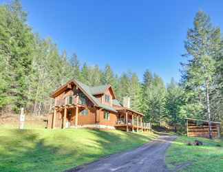 Others 2 Luxe Cabin in the Woods ~ 35 Mi to Portland!