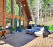 Others 3 Luxe Cabin in the Woods ~ 35 Mi to Portland!