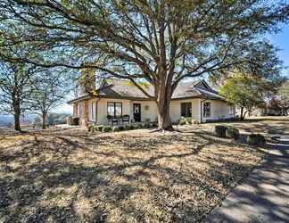 Khác 2 Lovely Spicewood Cottage w/ Patio & Grill!