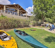 Lain-lain 4 Lakefront Granbury Home w/ Dock, Decks & Hot Tub!