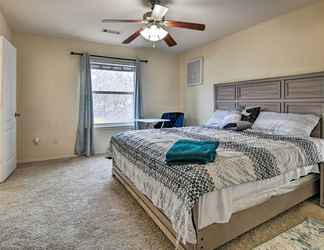 Lain-lain 2 Pet-friendly Dallas Home w/ Fenced Backyard!