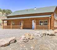 Lain-lain 2 Pioche Family Cabin w/ View - Walk to Main St!