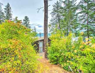 Others 2 Remote Escape: Serene Lakeside Cabin w/ Beach