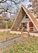 Imej utama Rustic Gordonville Cabin w/ Shared Fire Pit!