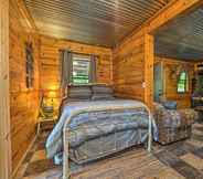Lain-lain 7 Secluded Wright City Cabin w/ Scenic Forest Views!