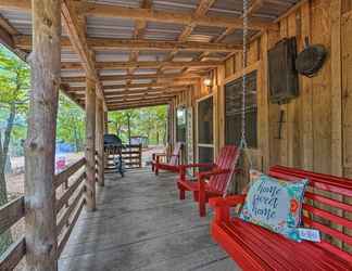 Lain-lain 2 Secluded Wright City Cabin w/ Scenic Forest Views!
