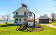 Lain-lain 2 Sodus Point Home - Walkable to Beach!