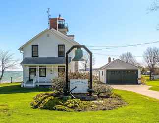 Others 2 Sodus Point Home - Walkable to Beach!