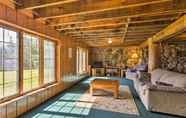 Others 5 Star Lake Retreat: Log Home on 2 Acres w/ Fire Pit