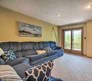 Others 4 Timber Creek Townhome w/ 2 Decks & Mtn Views!