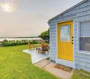 Others 2 Waterfront Cottage w/ Sunroom + Patio & Grill