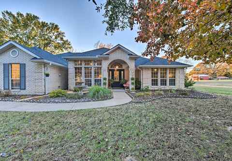 Others 'the Crown Goose' - Bullard Home w/ Pool & Spa!