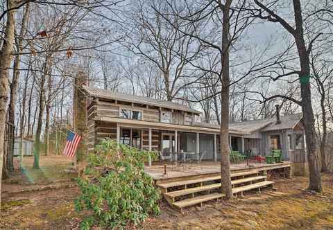 Others Cozy Cumberland Mountain Cabin w/ Stunning Views!